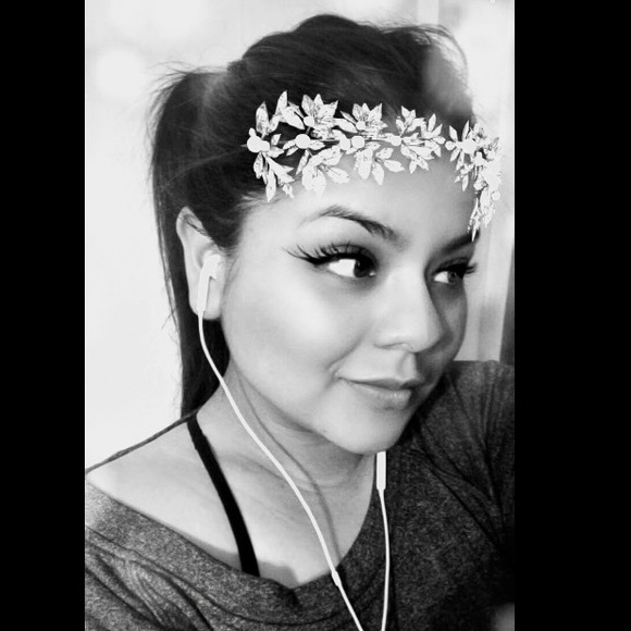 Meet your Posher, Yeli - Picture 1 of 1